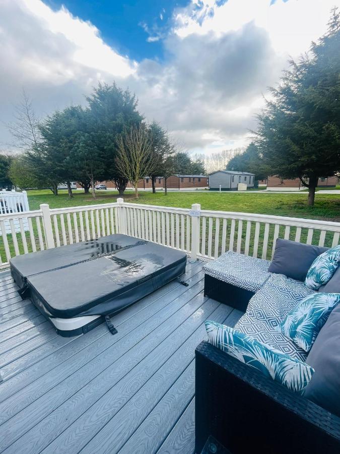 Buttermere Lodge With Hot Tub Barmby on the Moor Exterior photo